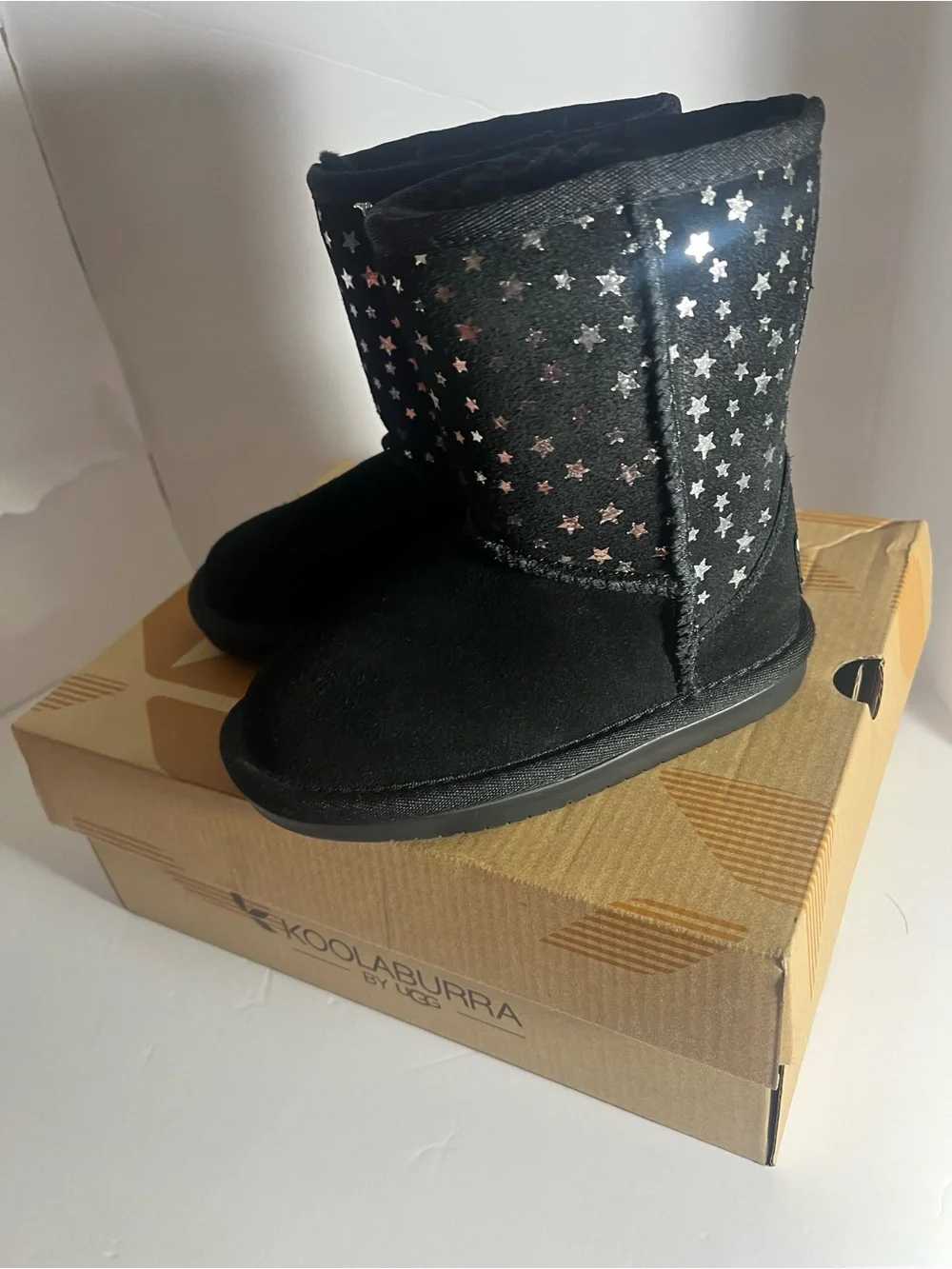 Koolaburra by UGG boots size 8 good condition